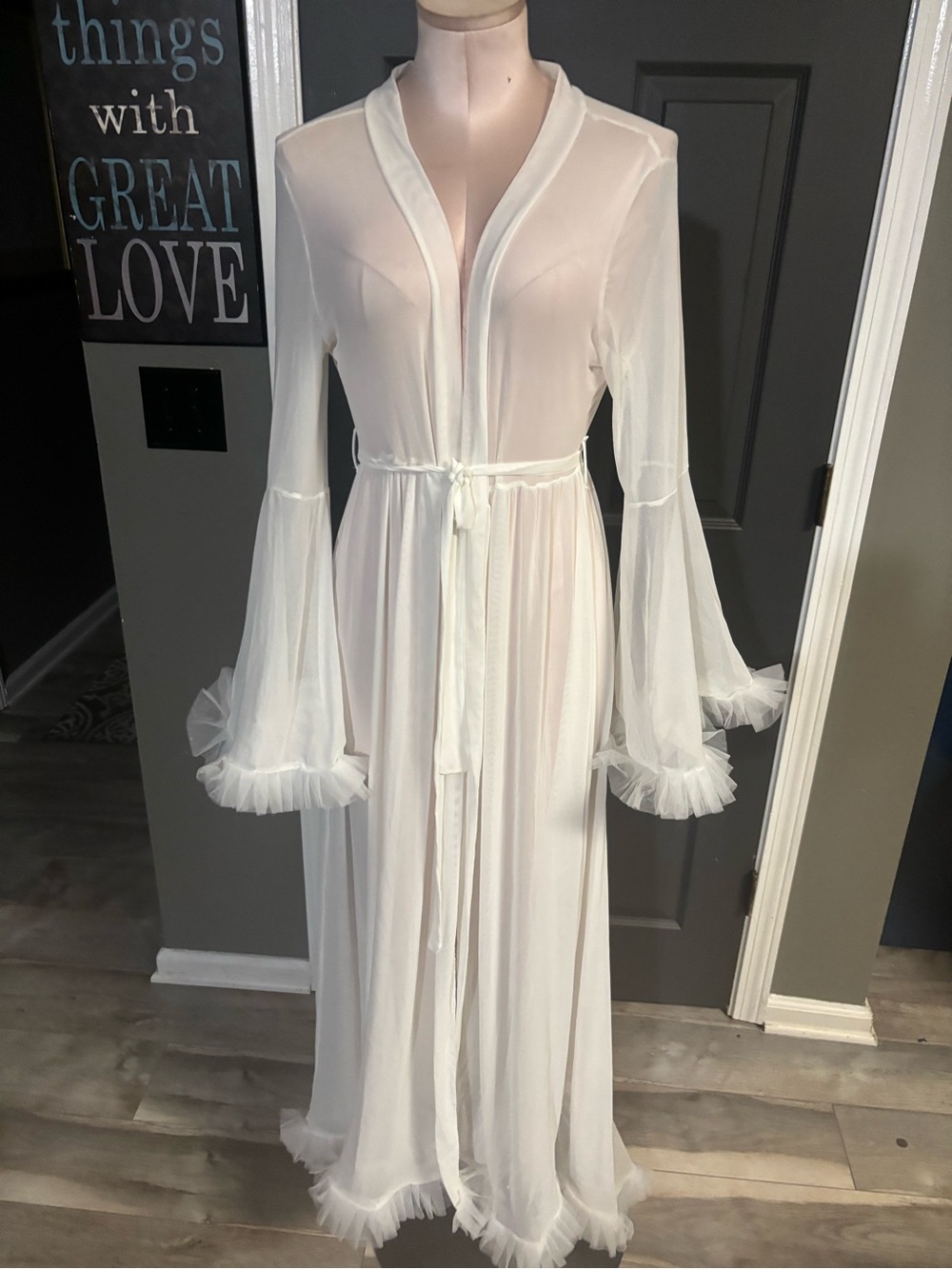 Vintage Sheer White Long Ruffled Robe - Picture 9 of 9